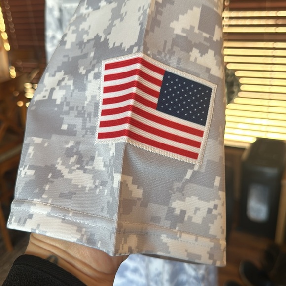 Mahomes Jersey - Picture 2 of 4